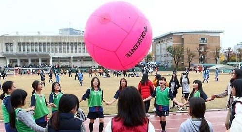 "스포츠클럽 활동시간 많을수록 학교생활 만족도 상승“