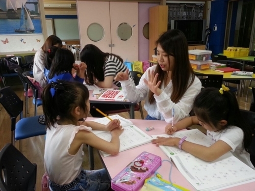"선생님이 생겼어요"…다문화가정 학생의 키다리 아저씨