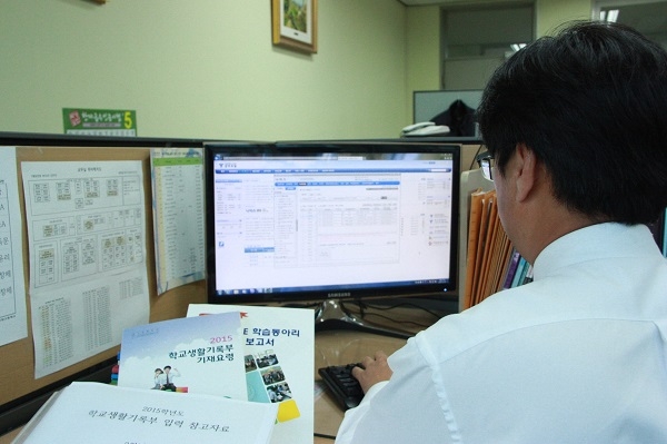 교사-학생 애틋한 사제지간 실종… ‘학생부 기록’으로 얽힌 단순 이해관계?