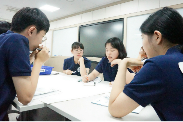 고교생들 영어에서 우수학생비율 가장 높아