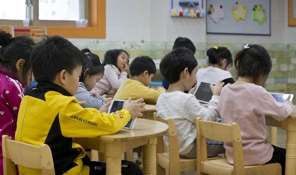 “생후 22개월부터 영어·과학 배워요” 사교육에 지치는 아이들