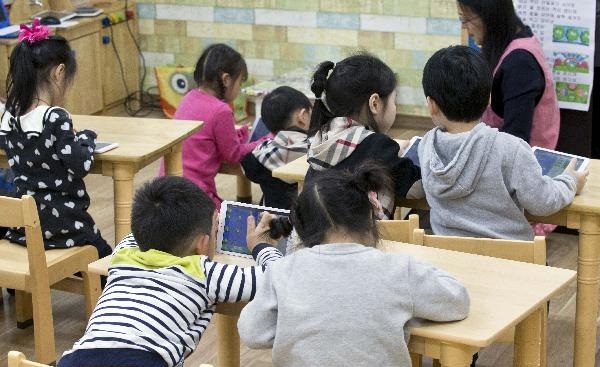 교육부, 영유아 조기사교육 없애나…‘영유아인권법’ 제정 ‘관심’