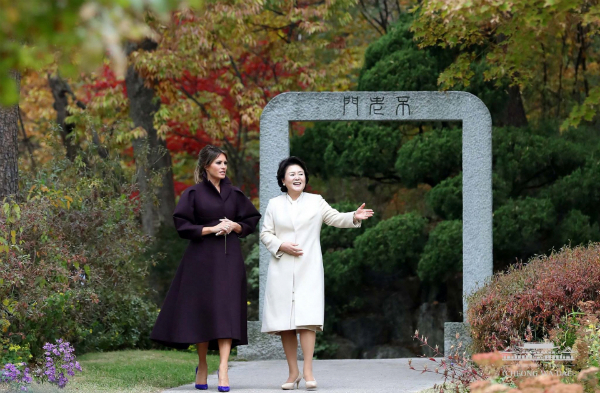 ‘패션도 외교다!’ 옷자락에 담긴 패션 외교