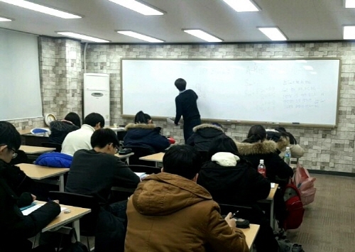 수능 연기로 대치동 유명 수학학원들 파이널 수능특강 연이어 개강