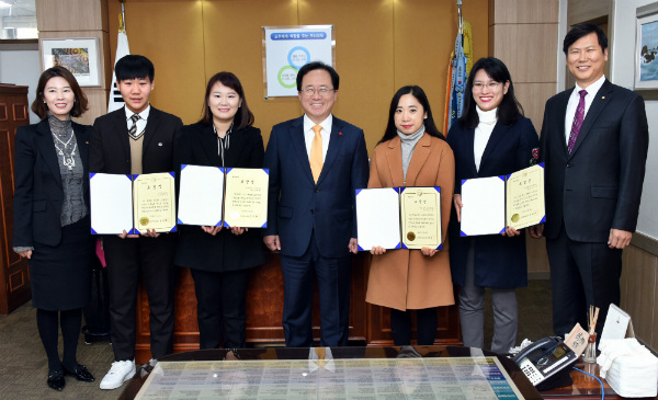 부산 성심보건고 교사·학생 심장마비 학생 구해 표창