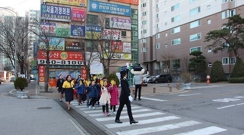 "애들아 줄지어 가자" 광주시 교통안전 지킴이 사업 실시