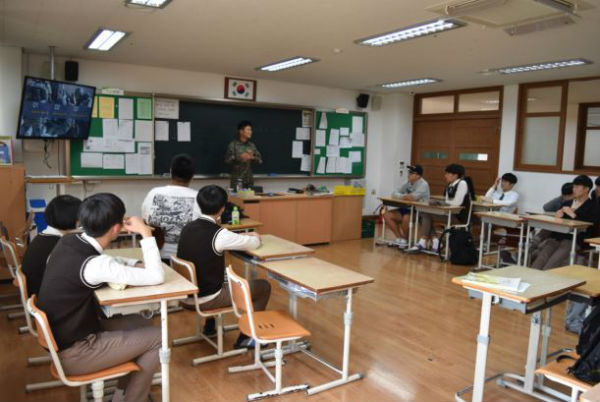 [진로 고민 Q&A] 성향은 문과인데, 취직 생각하면 이과…어떡하죠?