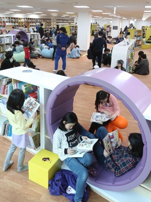 '놀이공원같은 도서관'…용인국제어린이도서관 인기