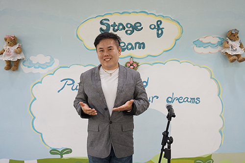[에듀칼럼] 전설 교수의 조기영어교육이 아닌 적기영어교육