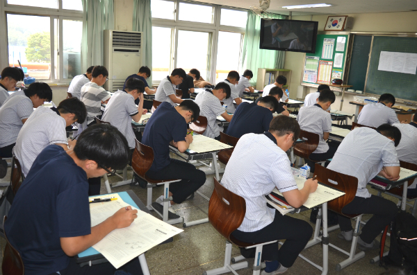 패배자 만드는 시험, 무기력에 밀어넣는 학교