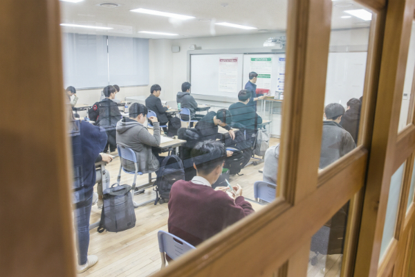 교육과정평가원 "수능문제 오류 없어…국어 31번은 유감"