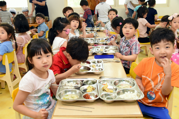 혁신학교에 '색깔론' 들이대려는 정치권 "때가 어느 땐데…"