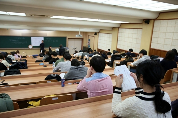 약대 합격의 당락 \'PEET\' 고득점 달성이 관건