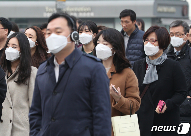 마스크 재사용은 절대 No!…올바른 착용법은?