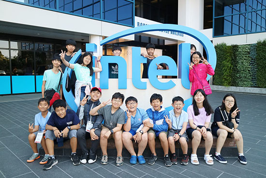 이번 여름방학은 무엇을 해볼까… LA 해외영어캠프로 만족스러운 여름을 보내보자!