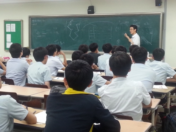 내신평균 10점 올려주는 과목별 공부비법…기말 성적 떨어졌다면 반드시 읽자!