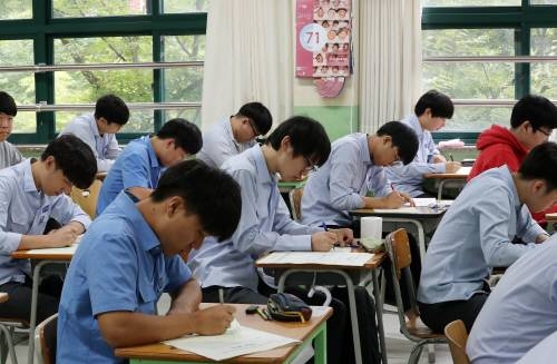 [2019 9월 모의고사] “수학, 계산력 요구하는 문항↑ 만점자는 늘 듯” (메가)