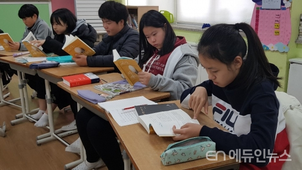 [김경희의 교사성장연습] 글쓰는 이유?... \'아름다움을 오래도록 간직하고픈 염원\'