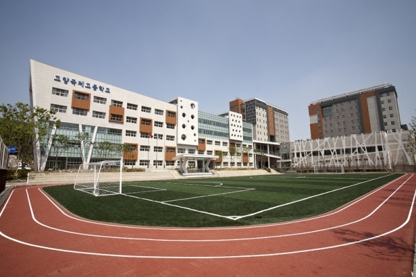 2025 일반고 전환에도 불구…전국 자사고·경기 지역 외고 경쟁률 소폭 상승
