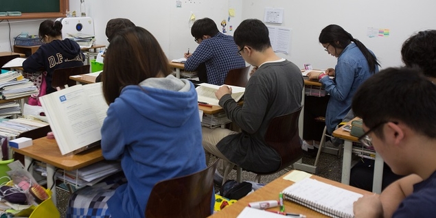 최근 10년간 서울 소재 대학 신입생 10명 중 3명은 재수생