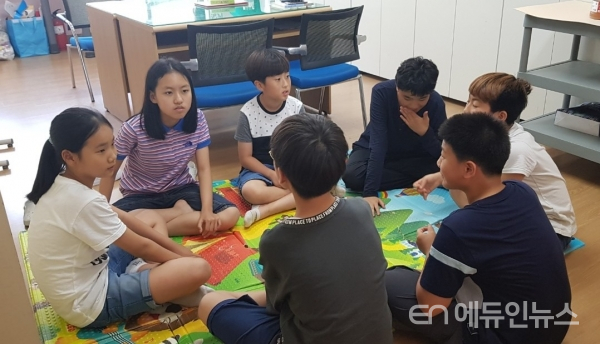 [김경희의 교사성장연습] 대화에티켓, 교사도 알아야 한다