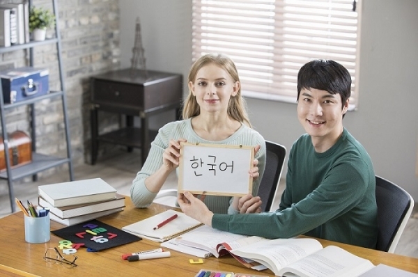 [학과 소개] 한류 열풍 속 역동적인 문화 교류의 출발점, \'국어국문학과\'