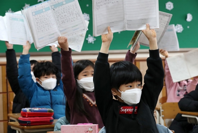 ‘우한 폐렴’ 확진자 나온 지역 포함 학교 484곳 휴업, 개학 연기