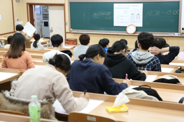유‧초‧중‧고 개학일 3월 23일로 2주일 추가 연기…대학은 재택수업