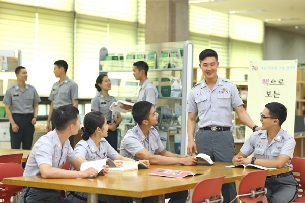 직업 안정성 으뜸! 2021 사관학교 지원 전략…지난 해와 얼마나 달라졌지?