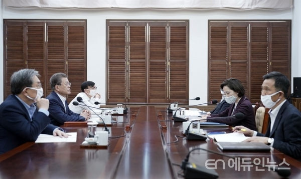 [전경원의 정책제안] 마지노선은 4월 20일...개학 연기와 9월 학기제