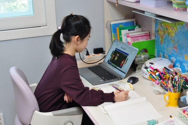 3월 학평, 4월 17일로 하루 더 연기…건강 고위험군, 개학 후 등교 안 해도 출석 인정