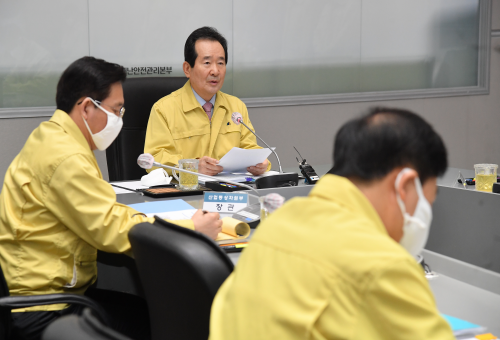 정 총리 “4월 9일로 개학 연기 … 입시도 조정”