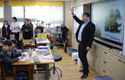 “접근성 좋고 사용 편한 플랫폼 선택 중요”