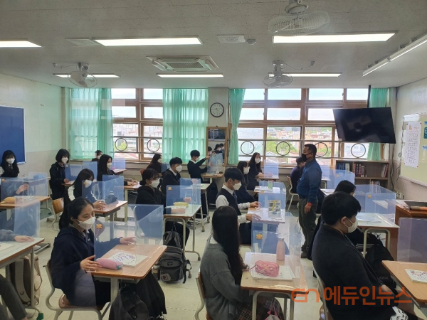 [에듀인 리포터] 유·불리 양립 입시제도 변화 안 돼 ... \"동아리·봉사 활동 유연한 판단 필요\"