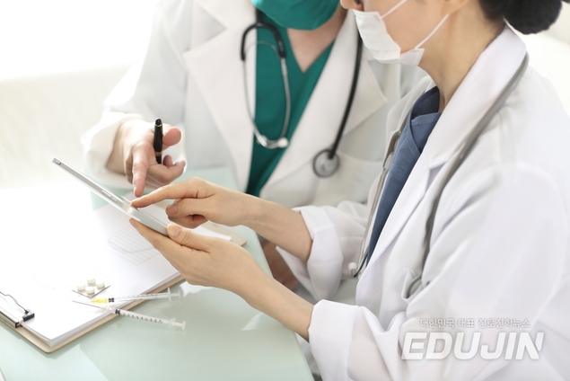 2022학년도부터 의대 정원 4천명 증원…\'지역의사 선발전형\' 도입 확정