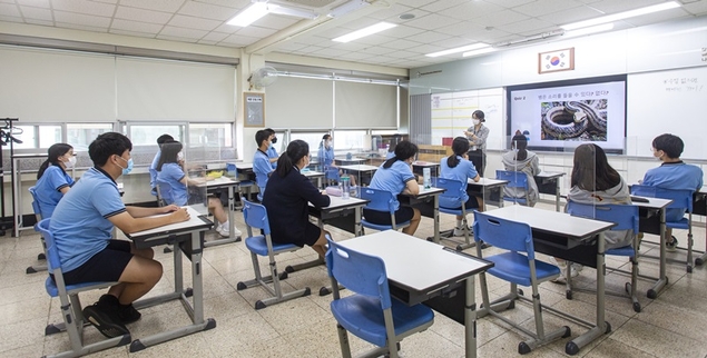 지정 취소 ‘혼란\'에서도 학생들은 ‘집중’…대원·영훈국제중 가보니