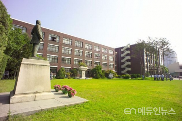 서울 휘문고, 내년 자사고로 신입생 모집...자사고 지위 잠정 유지