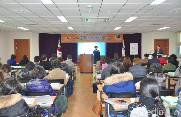자세히 오래 보아야 안다. 왜 선생님이라고 부르는지!