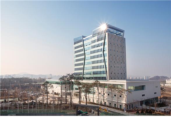 직각주차가 가장 어려웠어요… 운전면허 따기 쉽지 않네