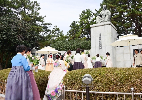 최치원 선생 얼 기리는 '동백섬문화관광축제' 성황리에 열려